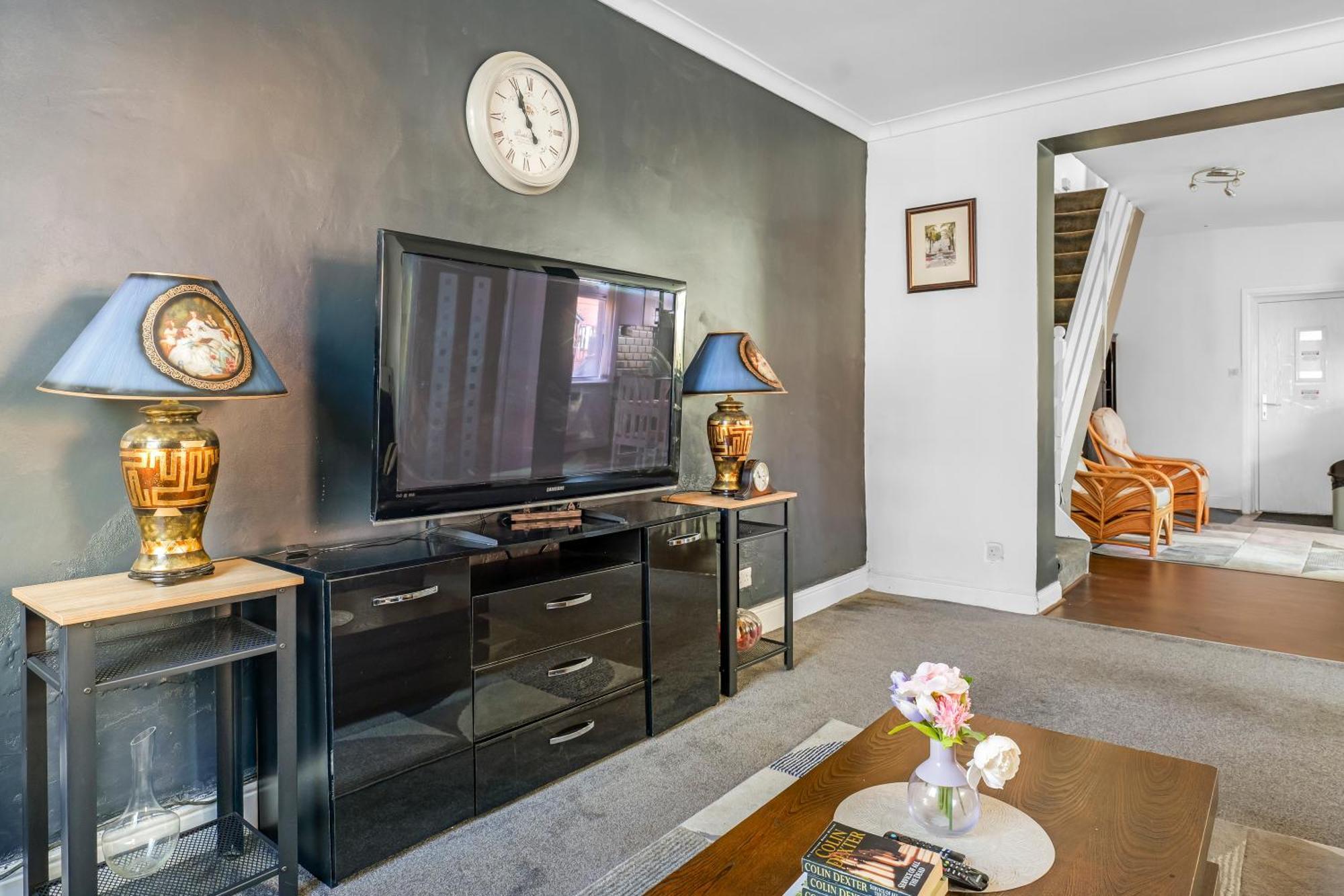 Rochdale 3 Bedroom House 2 Bath With Free Parking Sleeps 7 Luaran gambar