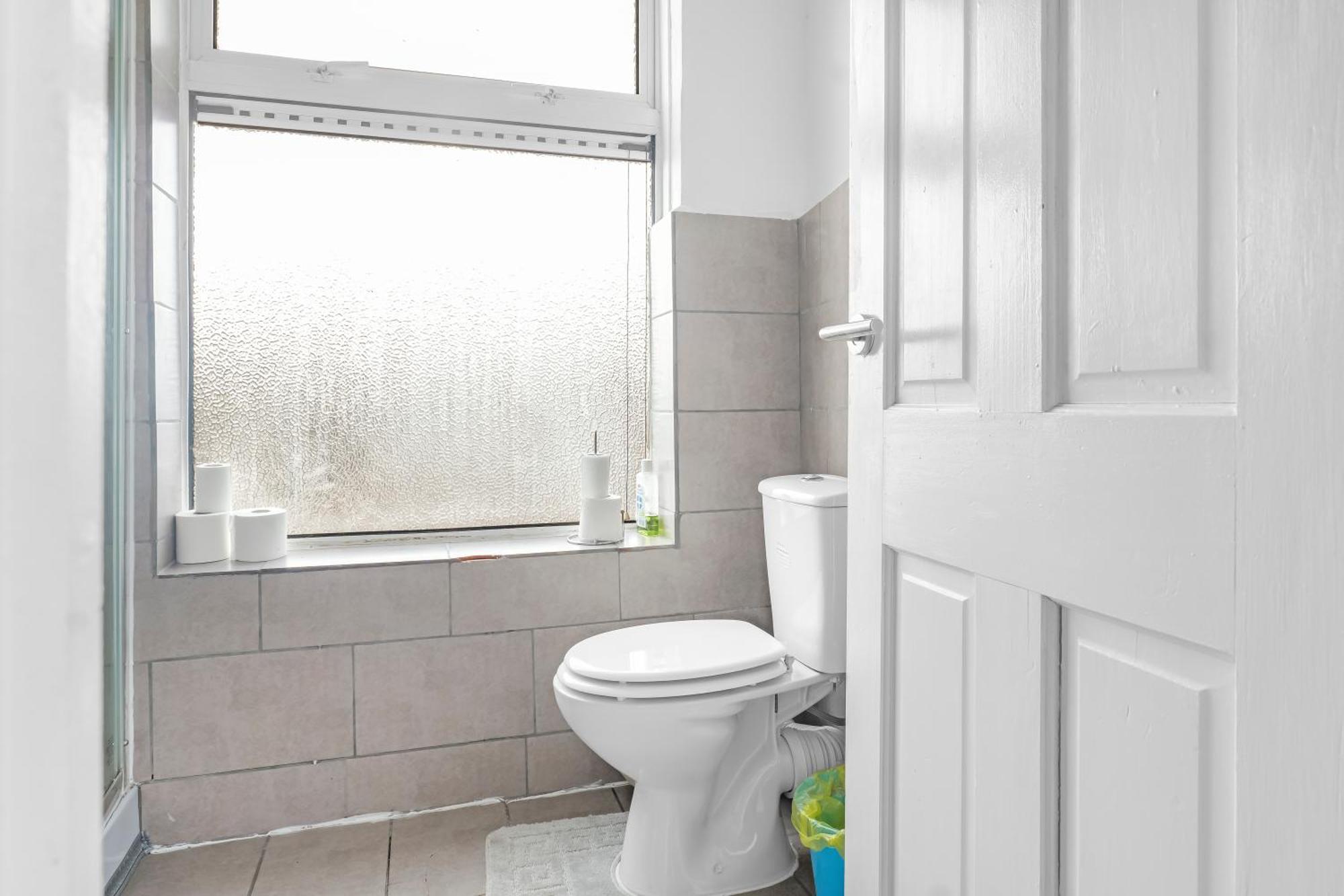Rochdale 3 Bedroom House 2 Bath With Free Parking Sleeps 7 Luaran gambar