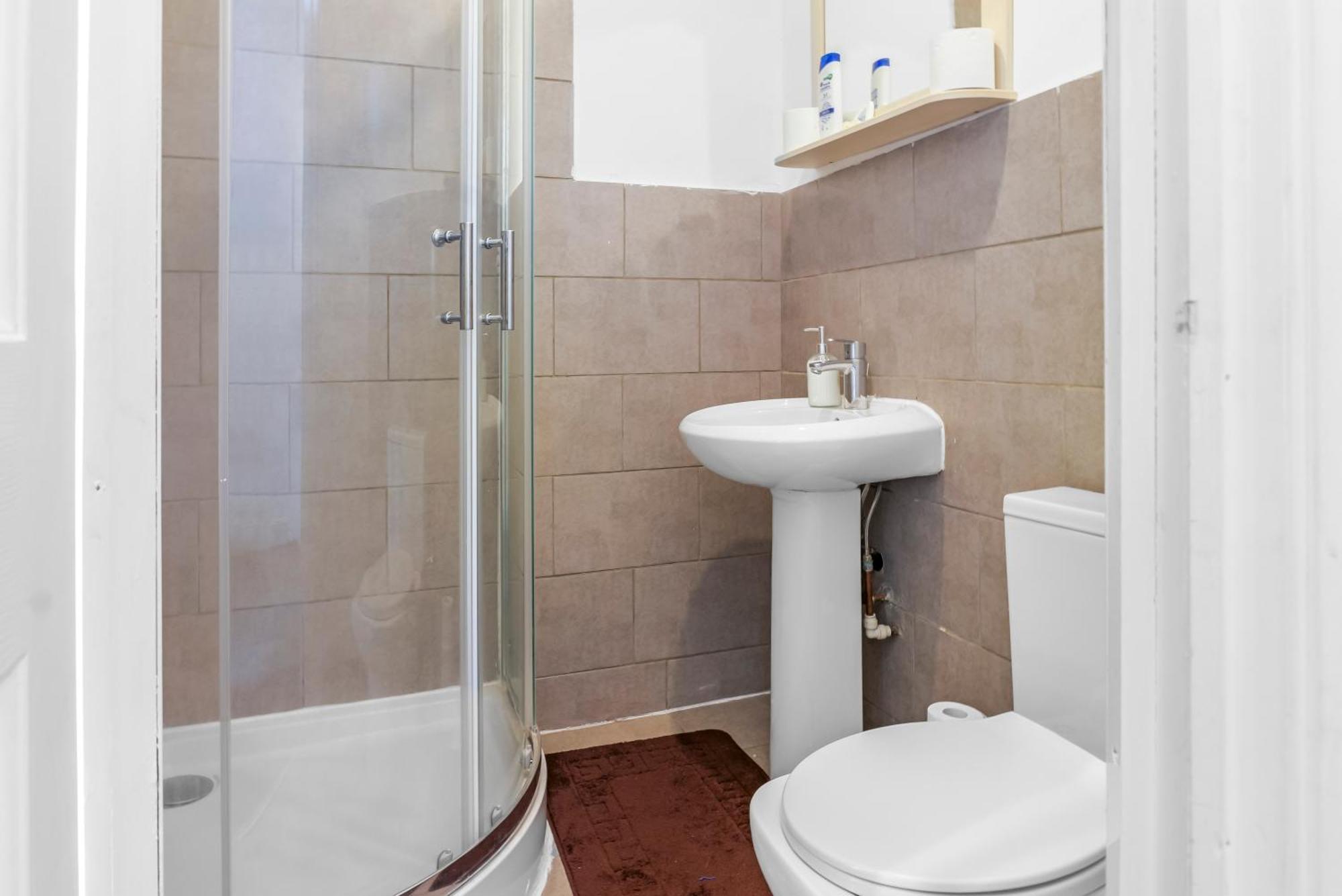 Rochdale 3 Bedroom House 2 Bath With Free Parking Sleeps 7 Luaran gambar